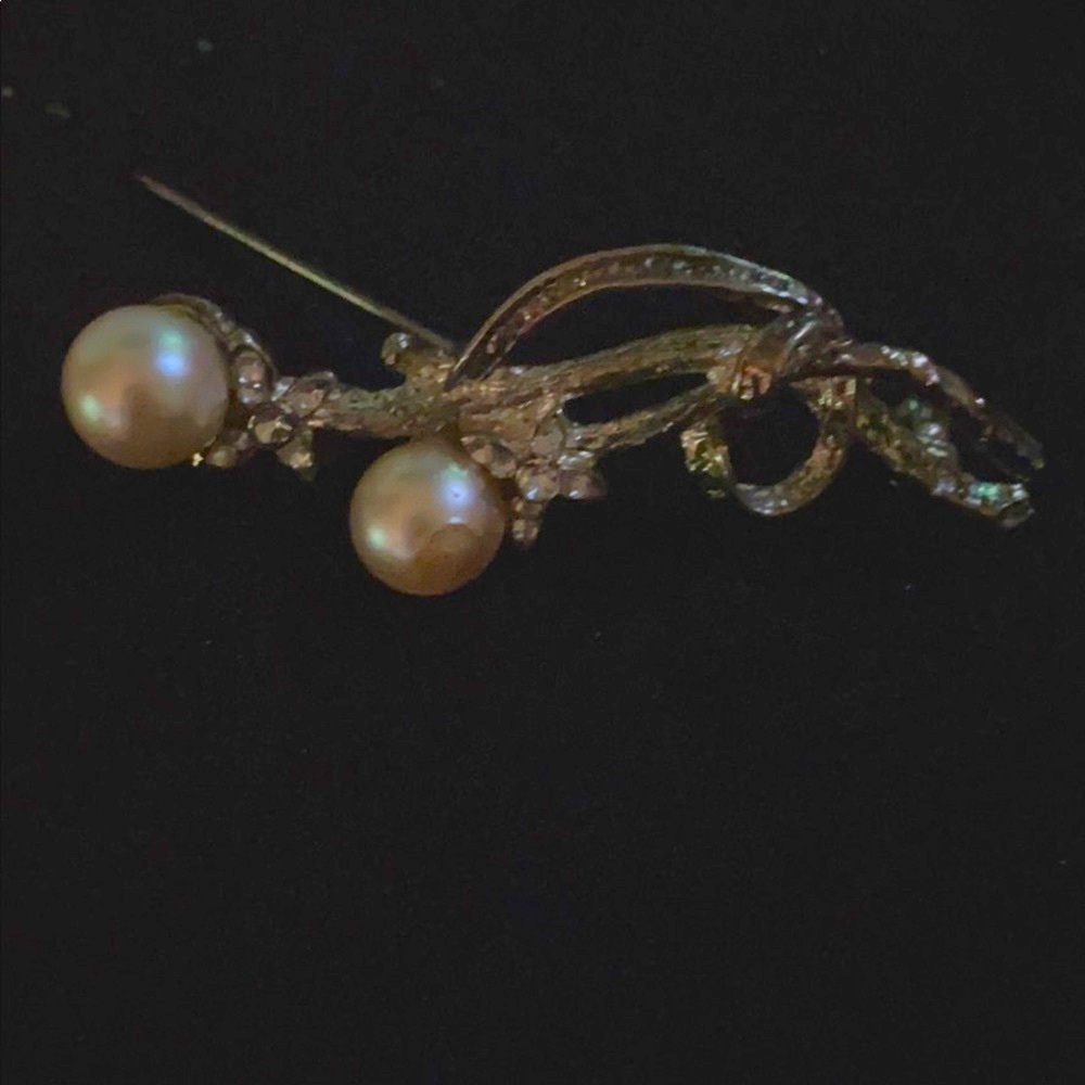 Diamonds and pearl pin